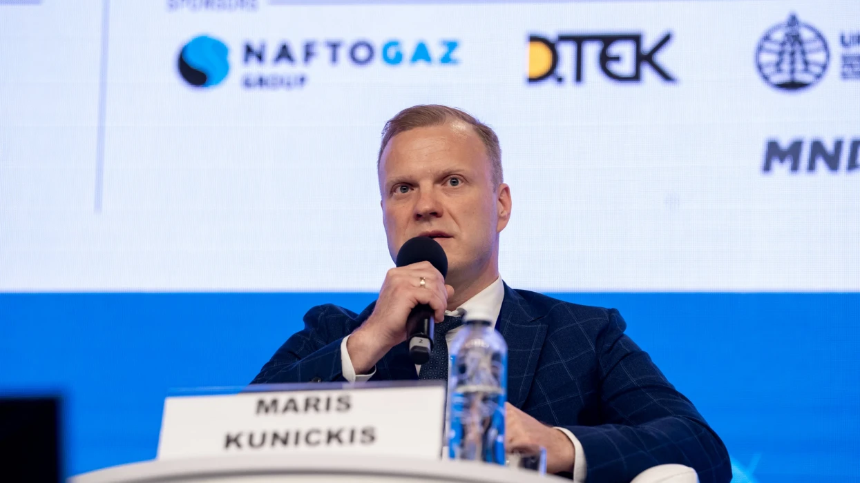 М.Куніцкіс: Україна зобов'язана прискорити темпи декарбонізації для виконання європейського плану зі скорочення викидів вуглеводню