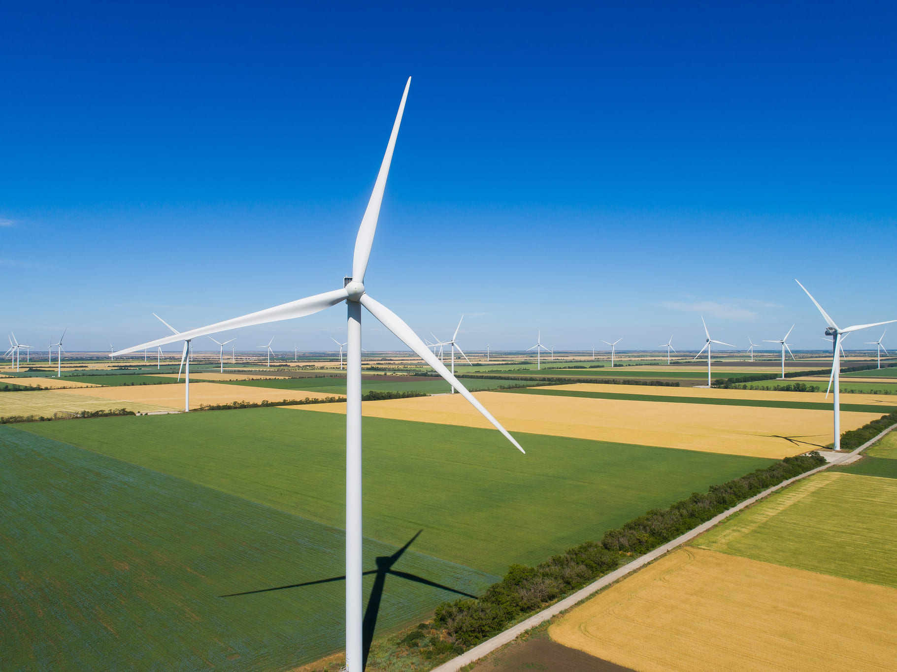 Скандал із маніпуляціями цільовими коштами, залученими «Укренерго» для погашення заборгованості перед виробниками зеленої електроенергії, спричинив зниження рейтингу ДТЕК ВДЕ