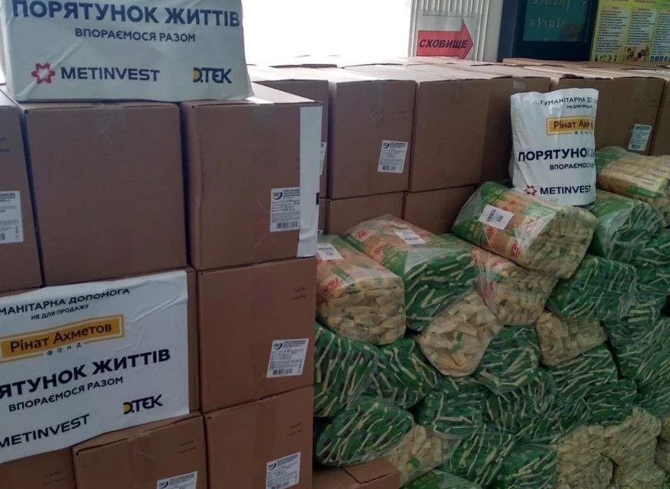 The Rinat Akhmetov Foundation together with DTEK Renewables has delivered 15.3 tons of food packages to the Mykolaiv region