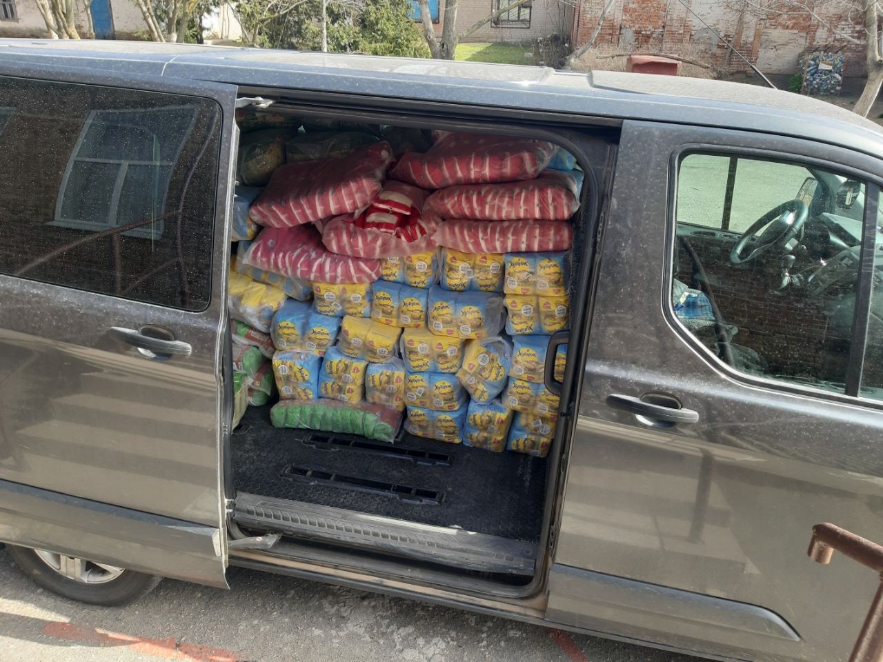 ДТЕК ВДЕ передав 5,7 тонн продуктів та ліки для двох громад Запорізької області