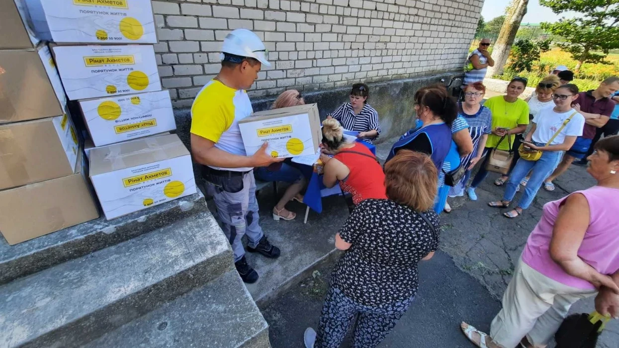 ДТЕК ВДЕ разом с Фондом Ріната Ахметова доставили до Миколаївщини гуманітарну допомогу для переселенців ДТЕК ВДЕ разом с Фондом Ріната Ахметова доставили до Миколаївщини гуманітарну допомогу для переселенців