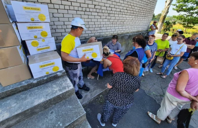 ДТЕК ВДЕ разом с Фондом Ріната Ахметова доставили до Миколаївщини гуманітарну допомогу для переселенців