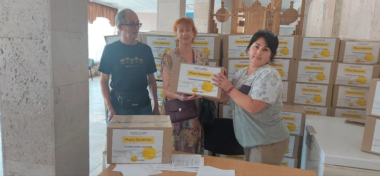 Продукти для переселенців Березанщини: ДТЕК ВДЕ та Фонд Ріната Ахметова доставили чергову гуманітарну допомогу Продукти для переселенців Березанщини: ДТЕК ВДЕ та Фонд Ріната Ахметова доставили чергову гуманітарну допомогу