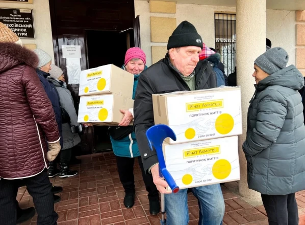 ДТЕК ВДЕ та Фонд Ріната Ахметова передали 6 тисяч продуктових наборів Покровській сільській громаді Нікопольського району