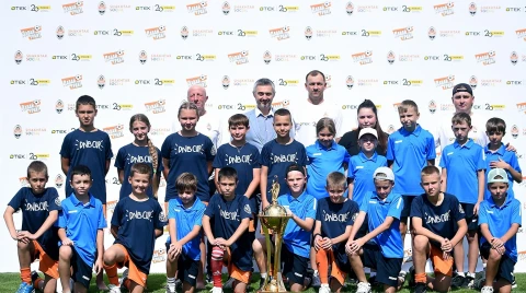 10 футбольних команд проєкту «Давай грай!» зустрілись на турнірі до 20-річчя ДТЕК 10 футбольних команд проєкту «Давай грай!» зустрілись на турнірі до 20-річчя ДТЕК